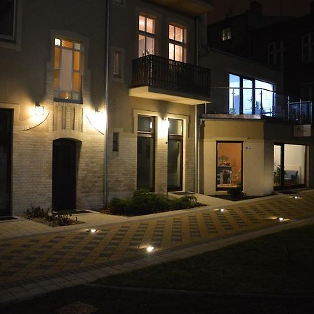 Homewell Apartments Pod Szczerbatym Posen Exterior foto